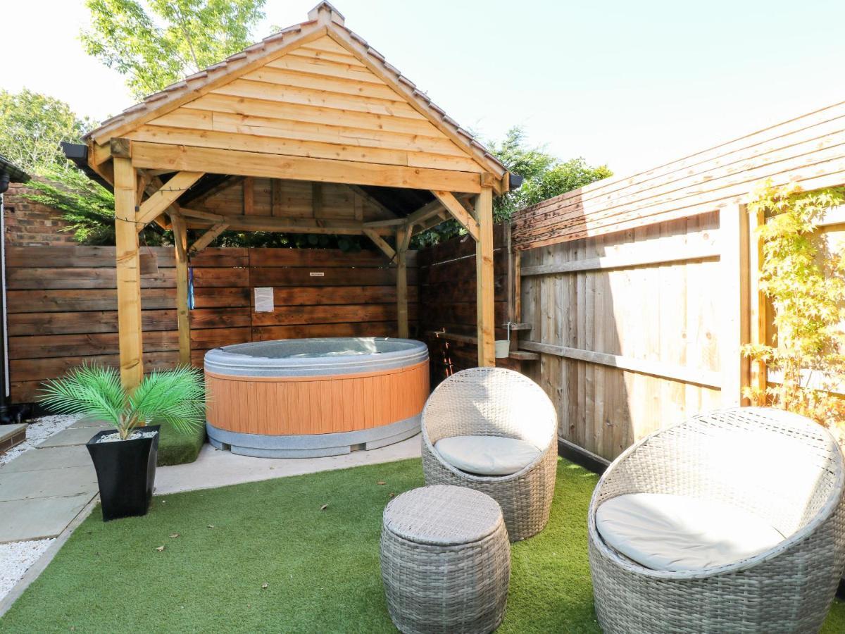 The Old Smokehouse Rugeley Exterior photo
